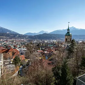 innsbruck-city-view-apartment.ischgl-hotels.net/