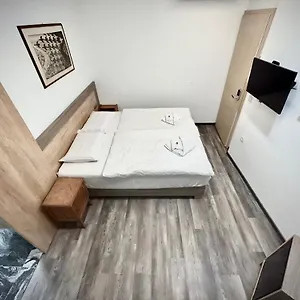 Oh & 2*, Ljubljana Slovenya