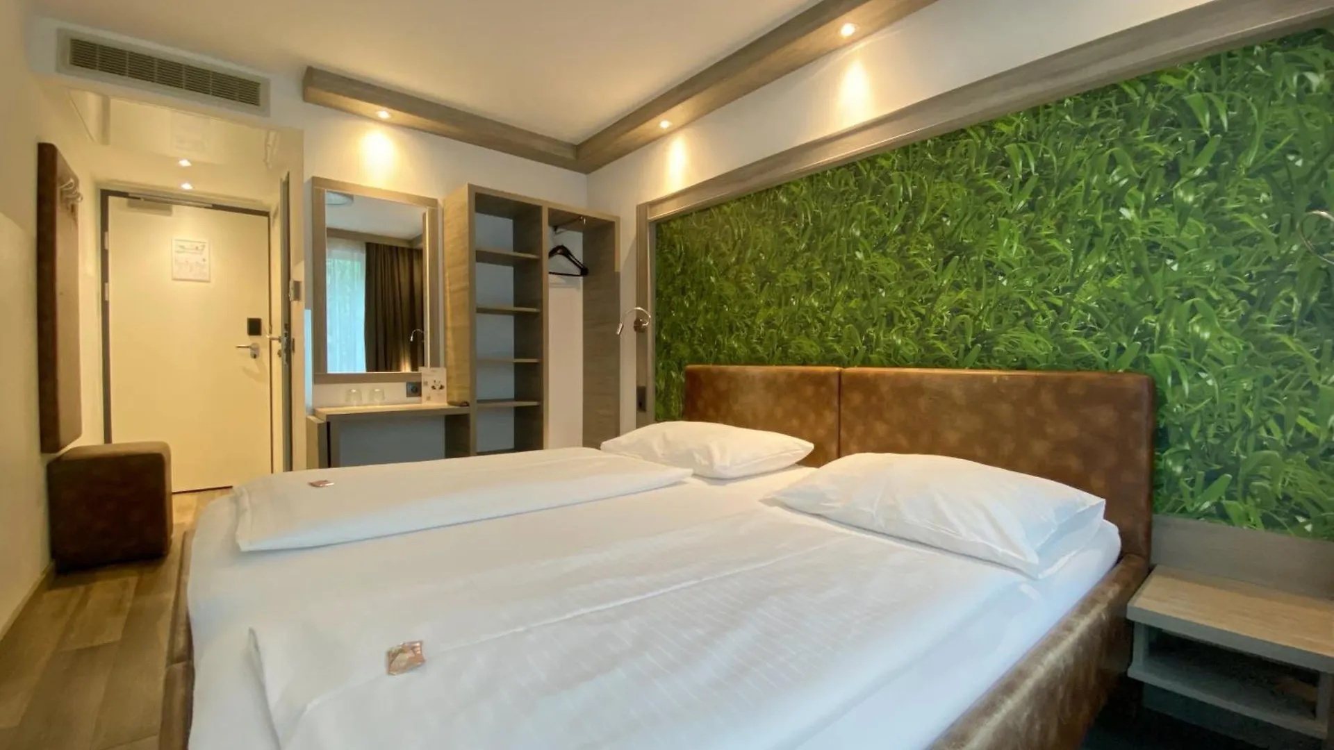 Design & Budget Hotel Wien Schoenbrunn 3*, Vienna Austria