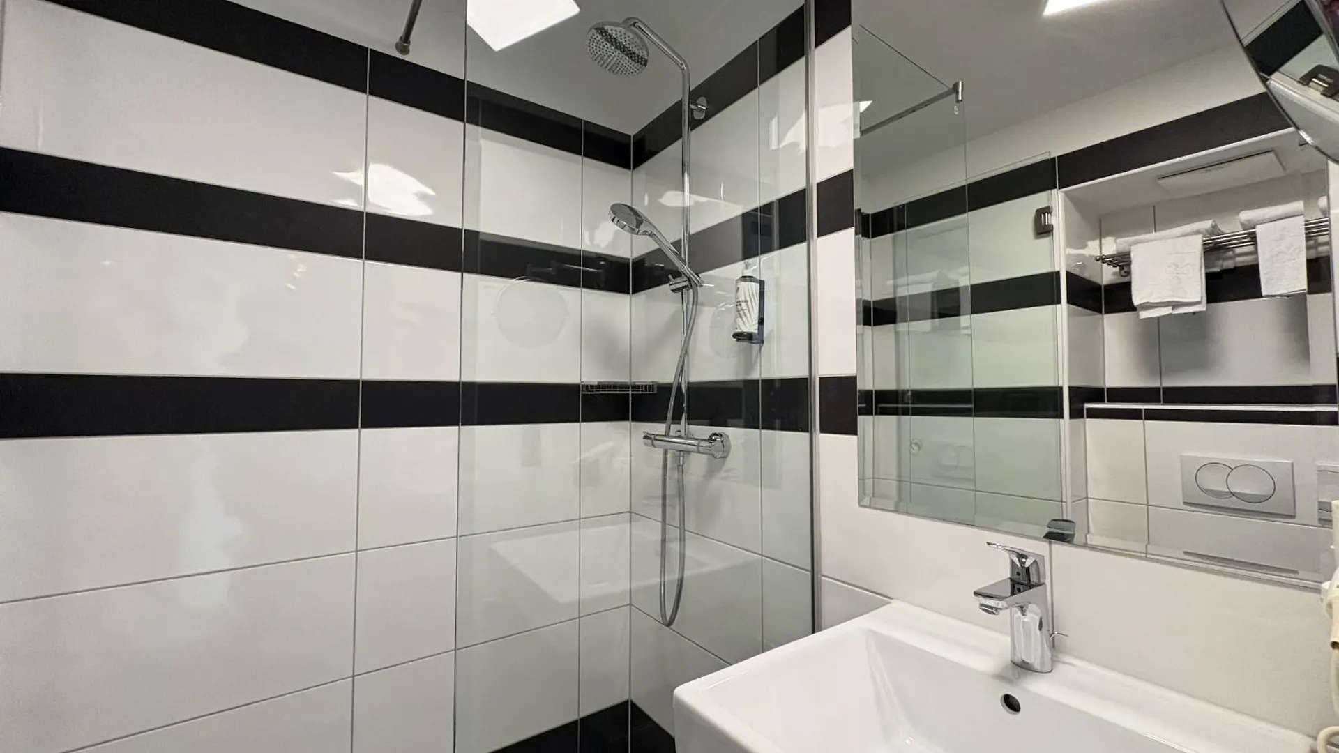 Design & Budget Hotel Wien Schoenbrunn 3*, Vienna Austria